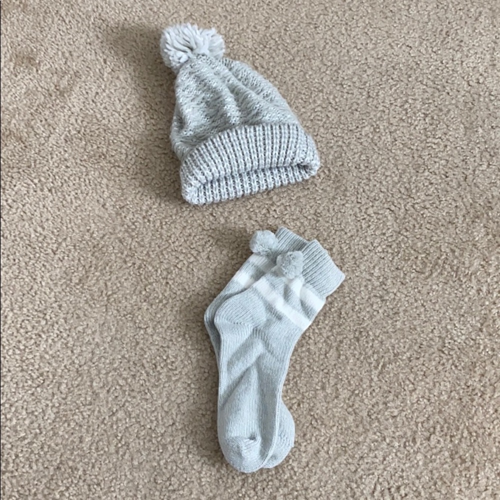 beanie and sock set!!